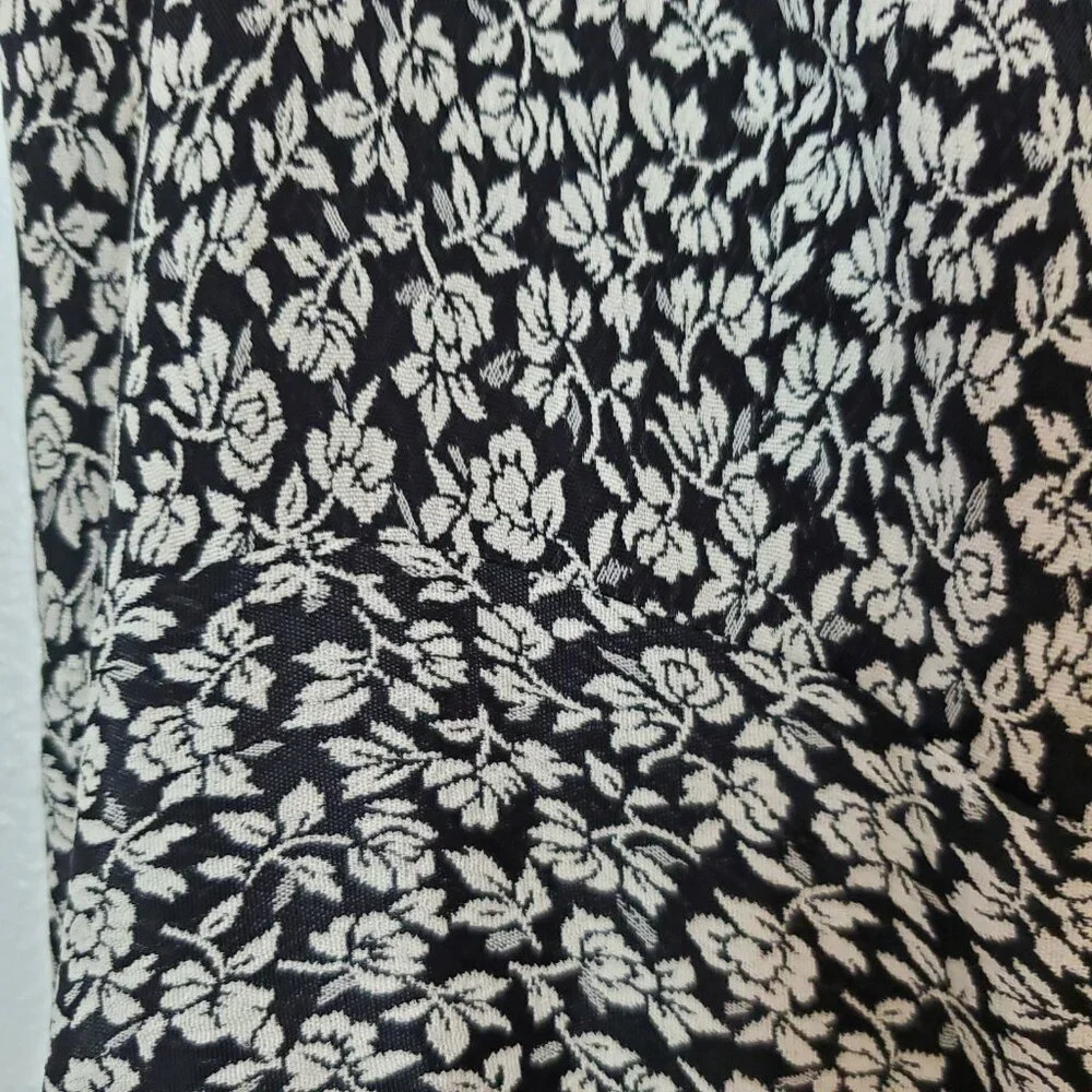 Casual Corner Dress Black Floral Size 8 Size Zip Lined - Picture 7 of 13